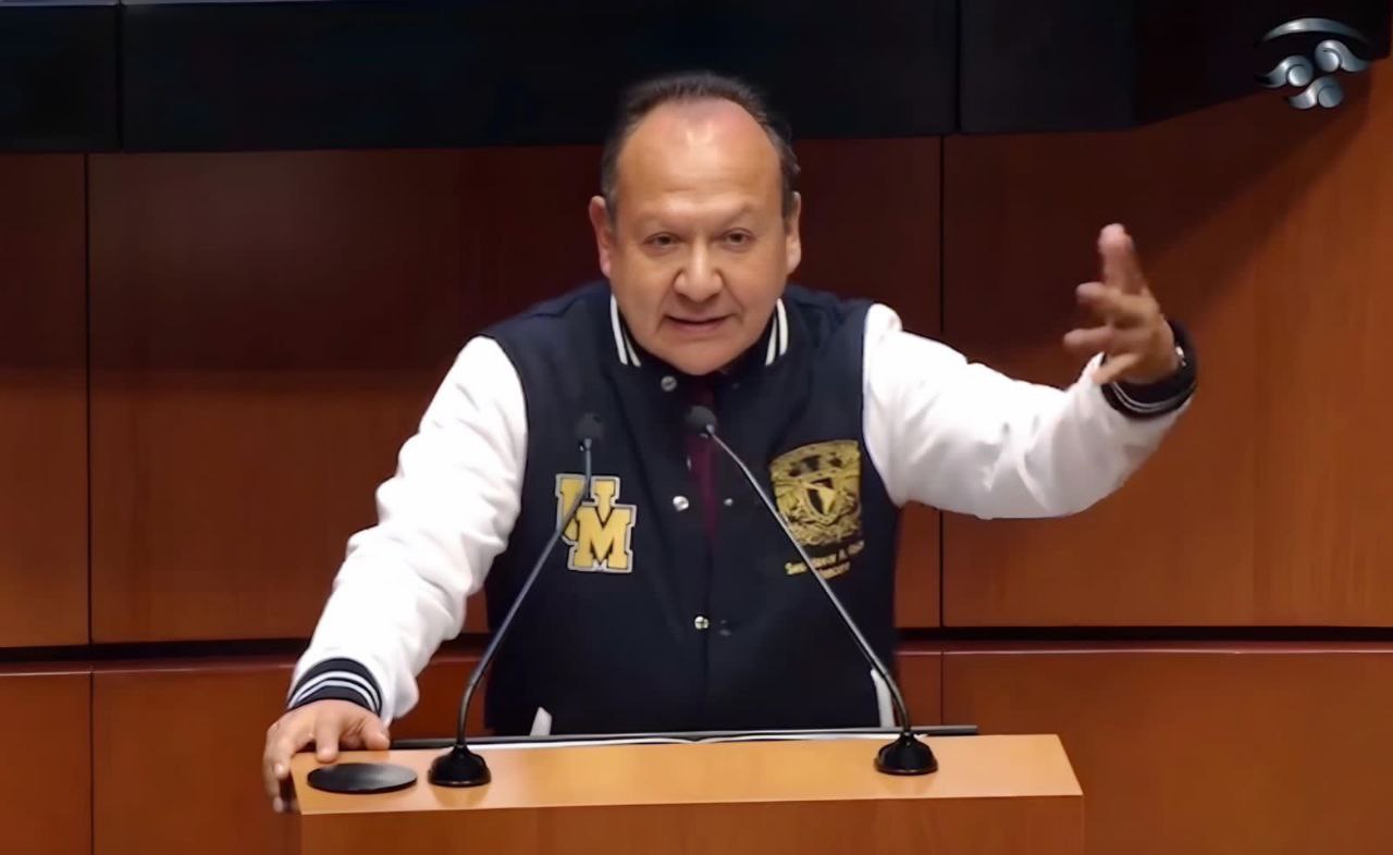 Navor Rojas UNAM al Muro de Honor del Senado
